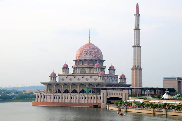 istock Putrajaya Mosque in Malaysia 185220594