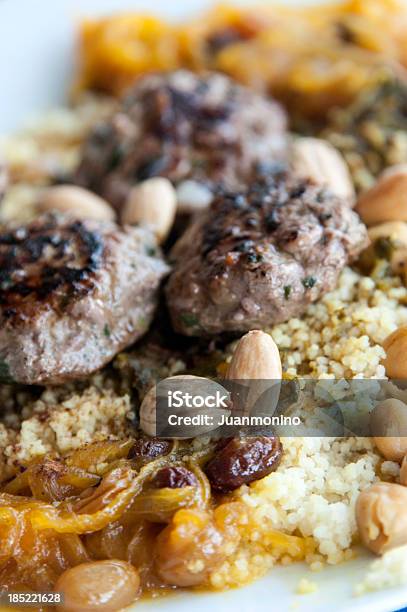 Photo libre de droit de Couscous Marocain banque d'images et plus d'images libres de droit de Aliment - Aliment, Aliments et boissons, Amande