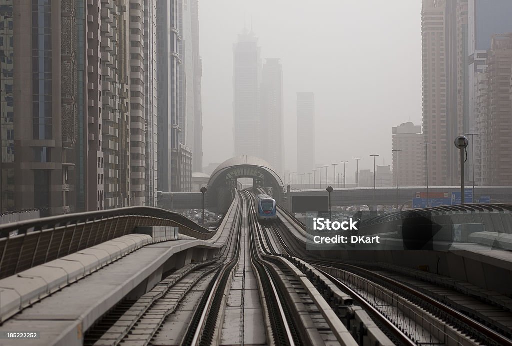 Smog. Inquinamento ambientale - Foto stock royalty-free di Emirati Arabi Uniti