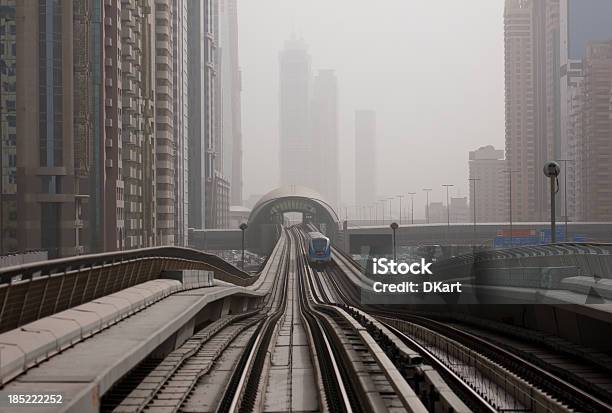 Smog Inquinamento Ambientale - Fotografie stock e altre immagini di Emirati Arabi Uniti - Emirati Arabi Uniti, Gas di scarico, Affari