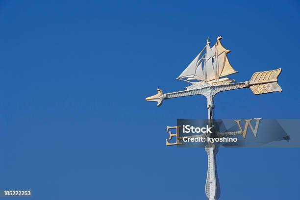 Segelschiff Wind Vane Gegen Klaren Himmel Mit Textfreiraum Stockfoto und mehr Bilder von Wetterfahne