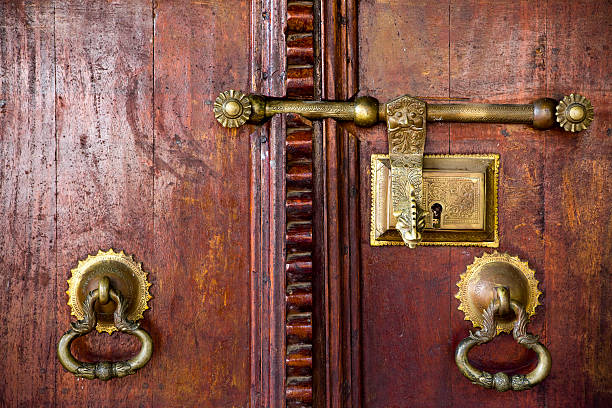 istock door doorway 185222258