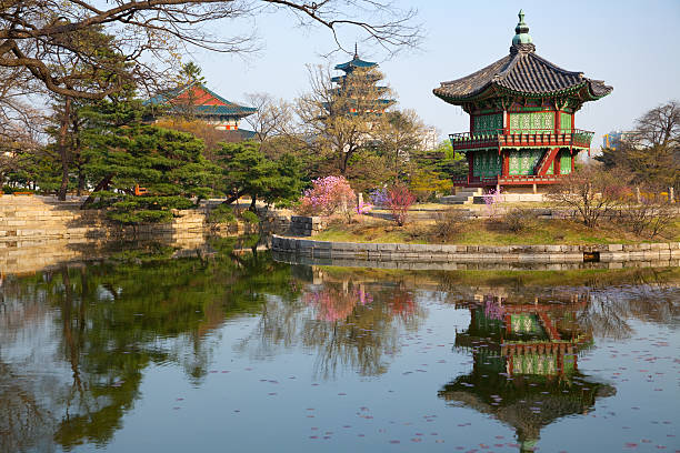 istock Gyeongbokgung Palace 185223182