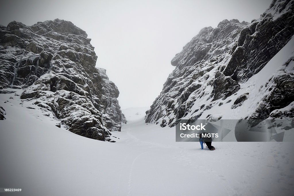 Invierno montañismo - Foto de stock de Escocia libre de derechos
