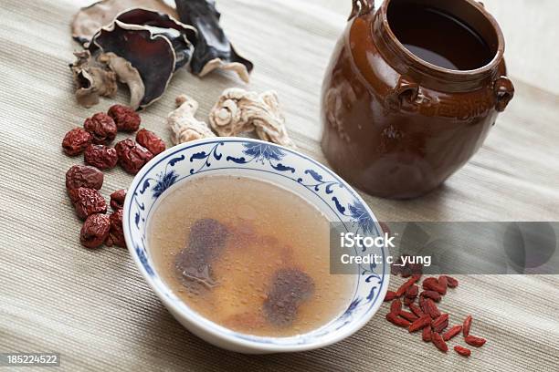 Dang Gui Sopa - Fotografias de stock e mais imagens de Alimentação Saudável - Alimentação Saudável, Angélica, Comida