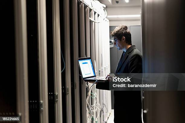 Es Programmierer Stockfoto und mehr Bilder von Ordnung - Ordnung, Verwalter, Glasfaser - Telekommunikationsgerät