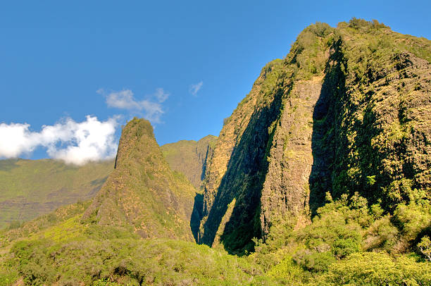 famoso de iao agulha, maui referência - maui iao valley state park hawaii islands mountain imagens e fotografias de stock