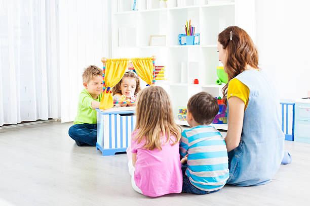 istock Preschool: Preschoolers Craft Activities Puppet Show. 185226617