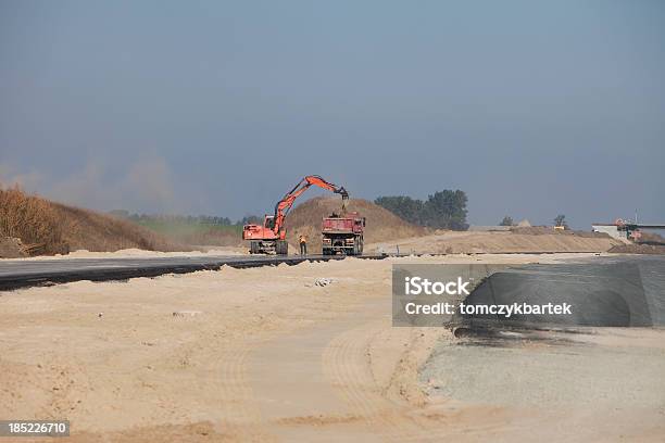 Construcción De Carretera Foto de stock y más banco de imágenes de Aire libre - Aire libre, Camión de peso pesado, Cavadora mecánica