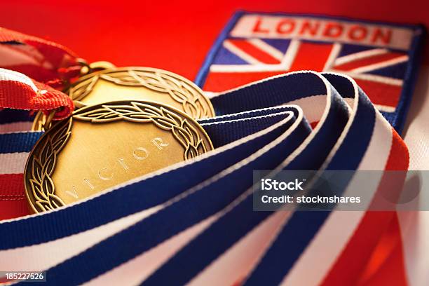 Foto de Reino Unido O Vencedor Da Medalha De Ouro e mais fotos de stock de Azul - Azul, Bandeira, Bandeira da Grã-Bretanha