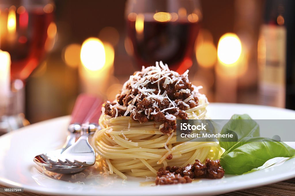 Espagueti boloñesa con queso parmesano - Foto de stock de Pasta libre de derechos