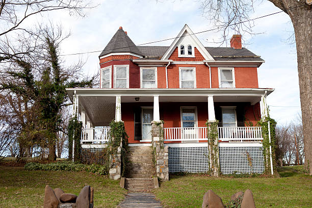 istock Old Victorian House in American 185229061