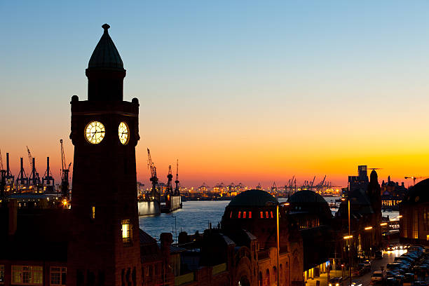 istock Evening scene in Hamburg 185229690