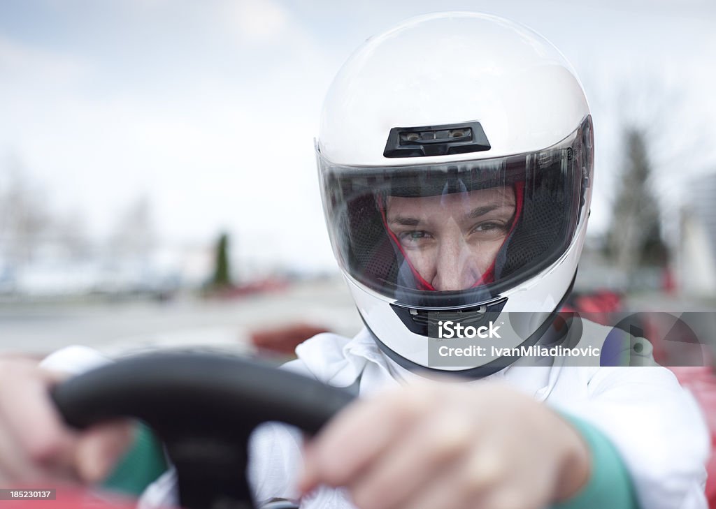 Kart conducteur Regardant l'objectif - Photo de Cascadeur libre de droits