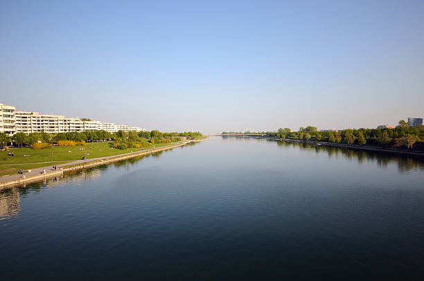 istock people resting on Danube River isle in Vienna (Austria) 185231060