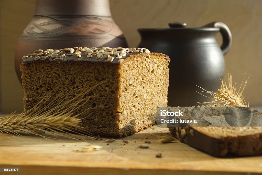 Pan con semillas de girasol negras - Foto de stock de Alimento libre de derechos