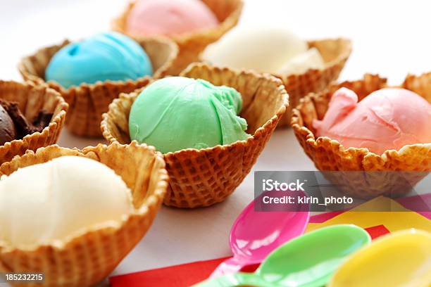 デザートアイスクリーム - アイスクリームのストックフォトや画像を多数ご用意 - アイスクリーム, パーティー, アイスクリームコーン