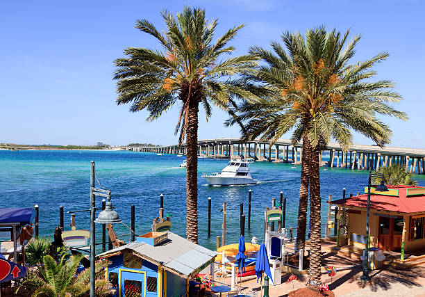 デスティンフロリダの海岸に - motorboating travel vacations transportation ストックフォトと画像
