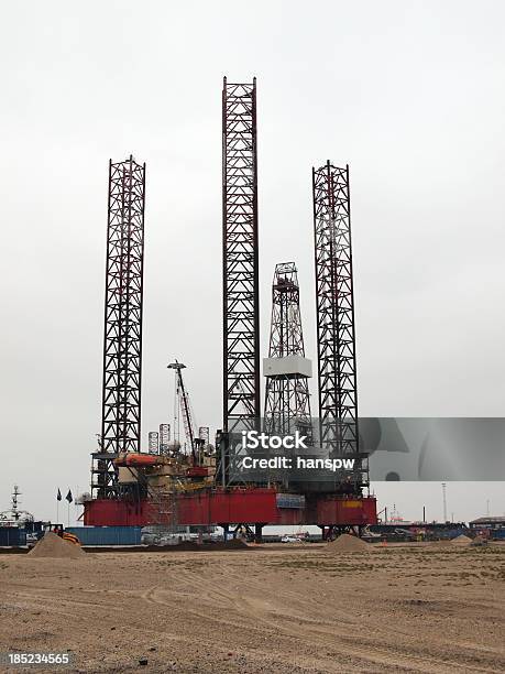 Production Platform Stockfoto und mehr Bilder von Ausrüstung und Geräte - Ausrüstung und Geräte, Bohranlage, Bohrinsel