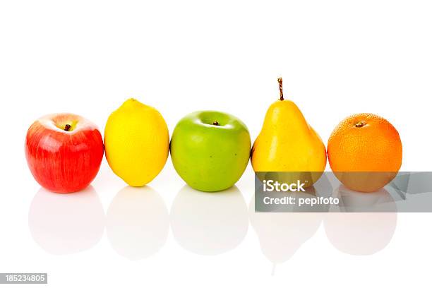 Obst Stockfoto und mehr Bilder von Apfel - Apfel, Birne, Fotografie