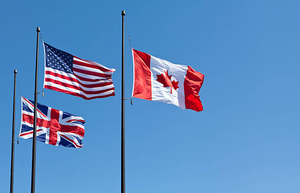 brytyjskich, amerykańskich i kanadyjskich flagi - canada american flag canadian culture usa zdjęcia i obrazy z banku zdjęć