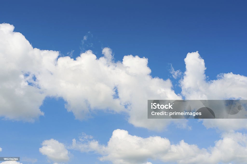 Dramática céu nublado - Foto de stock de Nuvem royalty-free