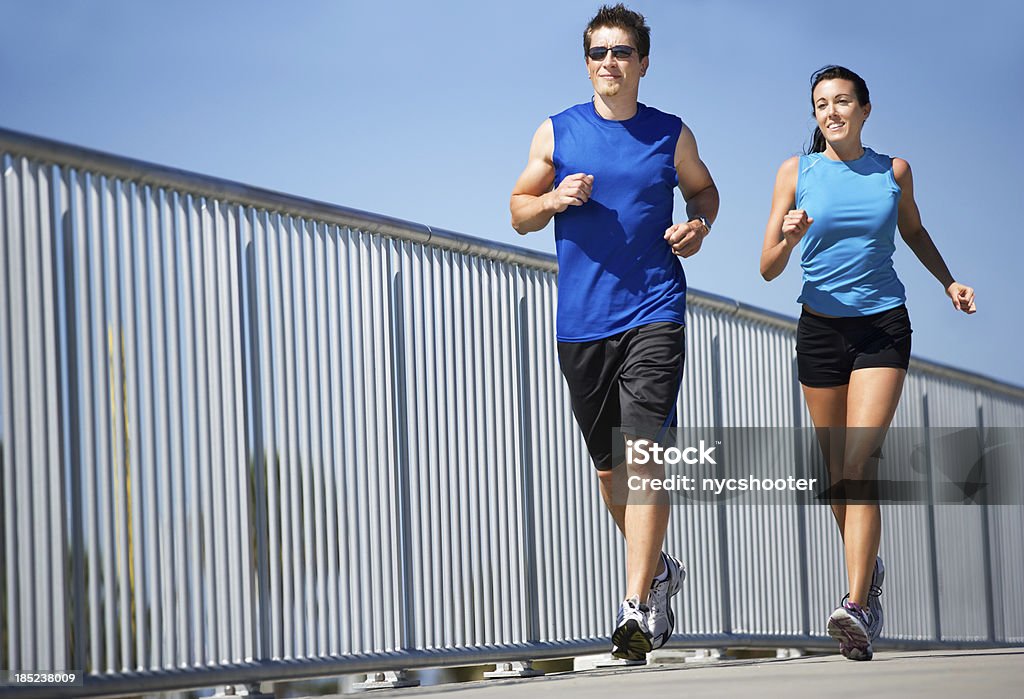 Jovem Casal jogging - Royalty-free 20-29 Anos Foto de stock