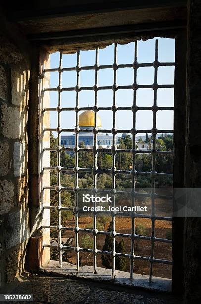 Dome Of The Rock Durch Ein Fenster Stockfoto und mehr Bilder von Architektur - Architektur, Felsendom, Fotografie