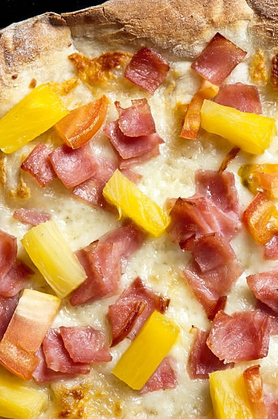 istock Hawaiian Pizza Close up 185238889