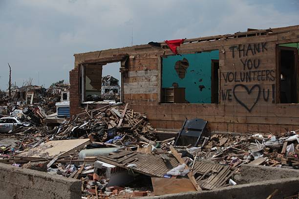 istock Desctruction after a Deadly Tornado outbreak in Joplin 185239374