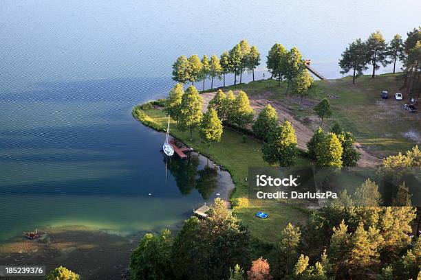 Foto Aerea Di Un Lago - Fotografie stock e altre immagini di A mezz'aria - A mezz'aria, Acqua, Albero