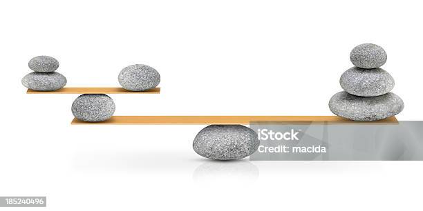 Foto de Equilíbrio e mais fotos de stock de Equilíbrio - Equilíbrio, Fundo Branco, Pedra - Rocha