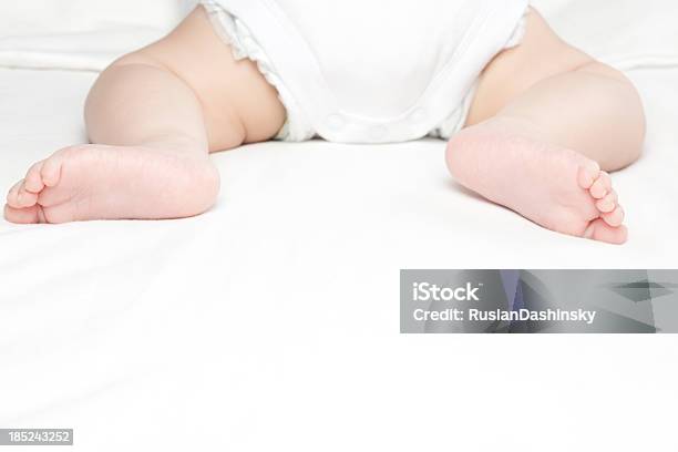 Babys Beine Stockfoto und mehr Bilder von Baby - Baby, Verwöhnen, Hautausschlag