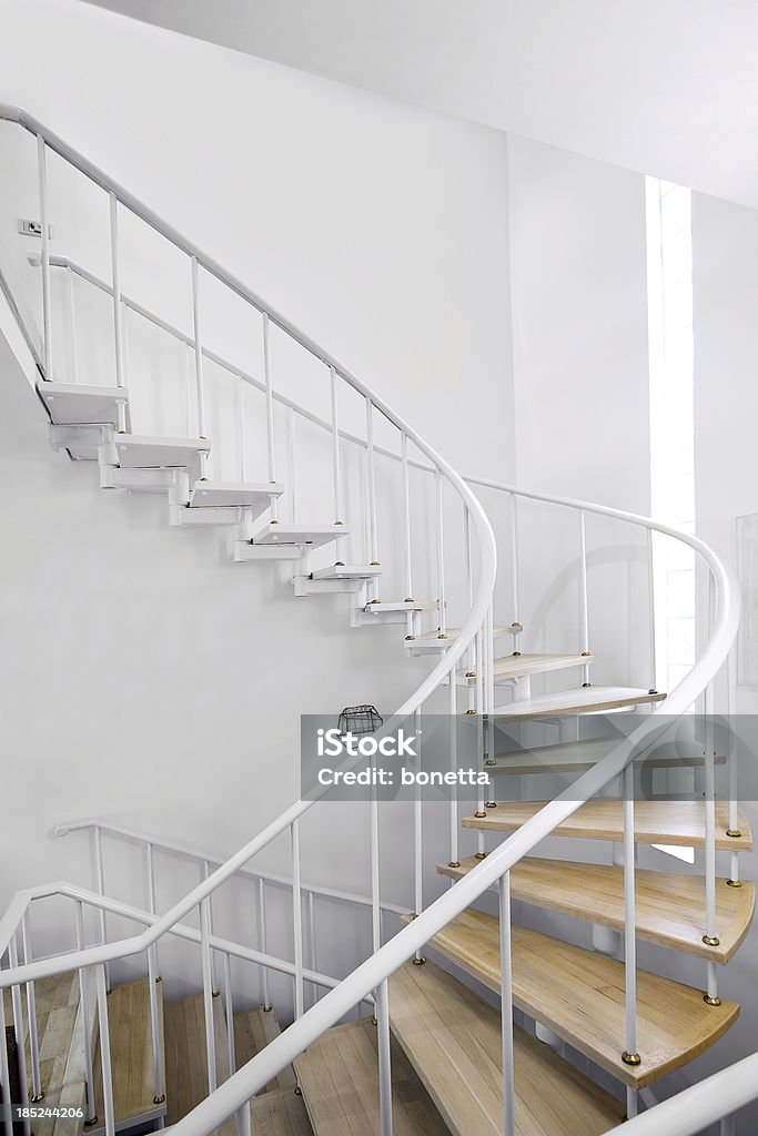 계단 현대 홈화면 - 로열티 프리 0명 스톡 사진