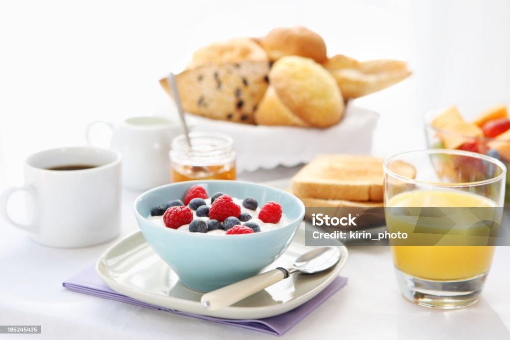 Stolik śniadaniowy - Zbiór zdjęć royalty-free (Jogurt)