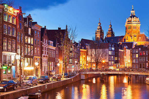 istock Canal in Amsterdam, The Netherlands by night 185246056