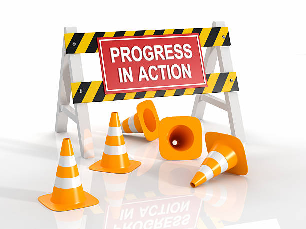 прогресс в действии - road sign road construction sign construction стоковые фото и изображения