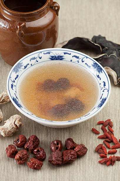 данг gui суп - angelica root root tip chinese culture стоковые фото и изображения