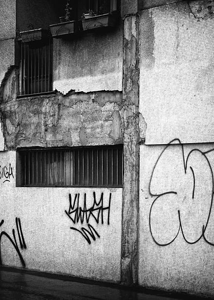 istock Old facade with Balcony. Black and White 185250228