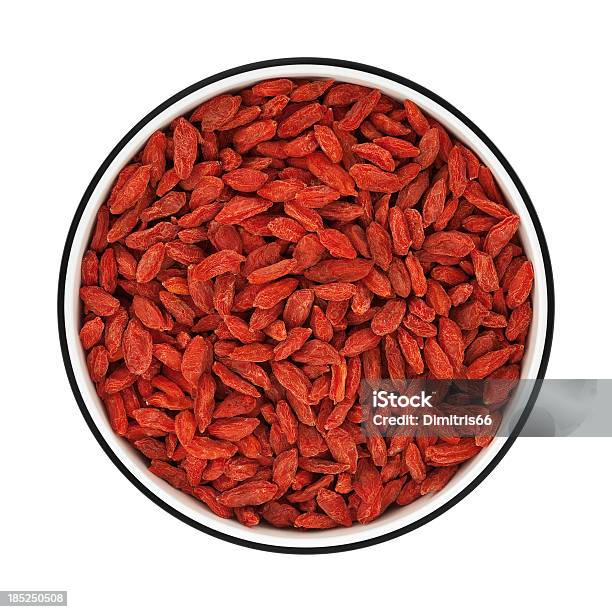 Bacche Di Goji Secche Un Piatto Da Direttamente Sopra - Fotografie stock e altre immagini di Alimentazione sana