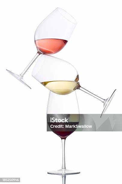 Bilanciamento Di Vino - Fotografie stock e altre immagini di Vino - Vino, Bicchiere, Bicchiere da vino