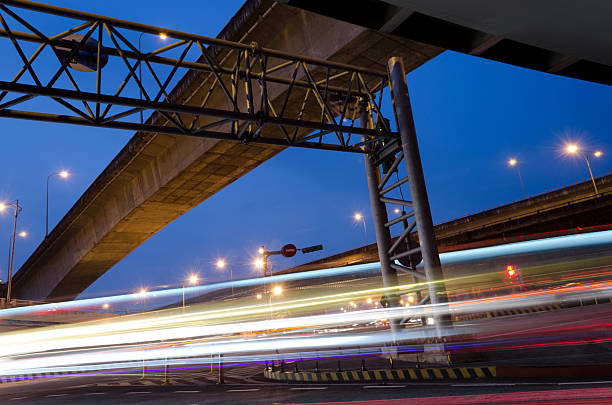 istock Colorful city night 185250961