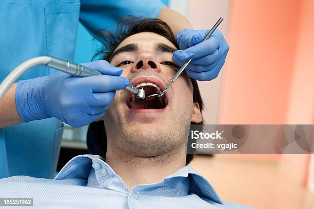 치과 의사 및 숫나사 환자 20-29세에 대한 스톡 사진 및 기타 이미지 - 20-29세, 2명, 30-39세