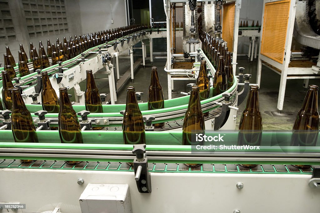 Flasche Manufacturing - Lizenzfrei Abfüllanlage Stock-Foto