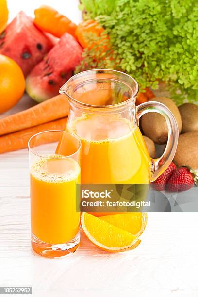 Jugo De Naranja Foto de stock y más banco de imágenes de Aire libre - Aire libre, Aplastado, Batido de frutas