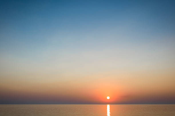 istock Day is breaking or get dark ¿who knows? 185253112