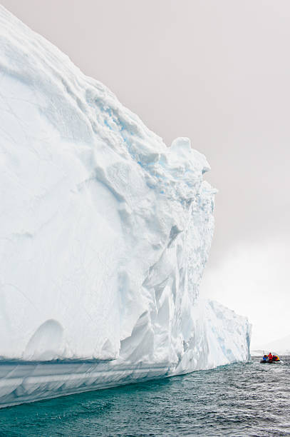 istock Giant Iceberg and Zodiac 185253774