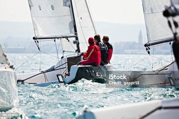 Sailing Regatta — стоковые фотографии и другие картинки Парусная лодка - Парусная лодка, Парусный спорт, Соревнование в беге