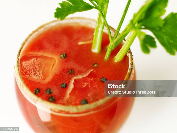Bloody Mary Cocktail - Fotografias de stock e mais imagens de Condimento - Temperos - Condimento - Temperos, Copo, Aipo