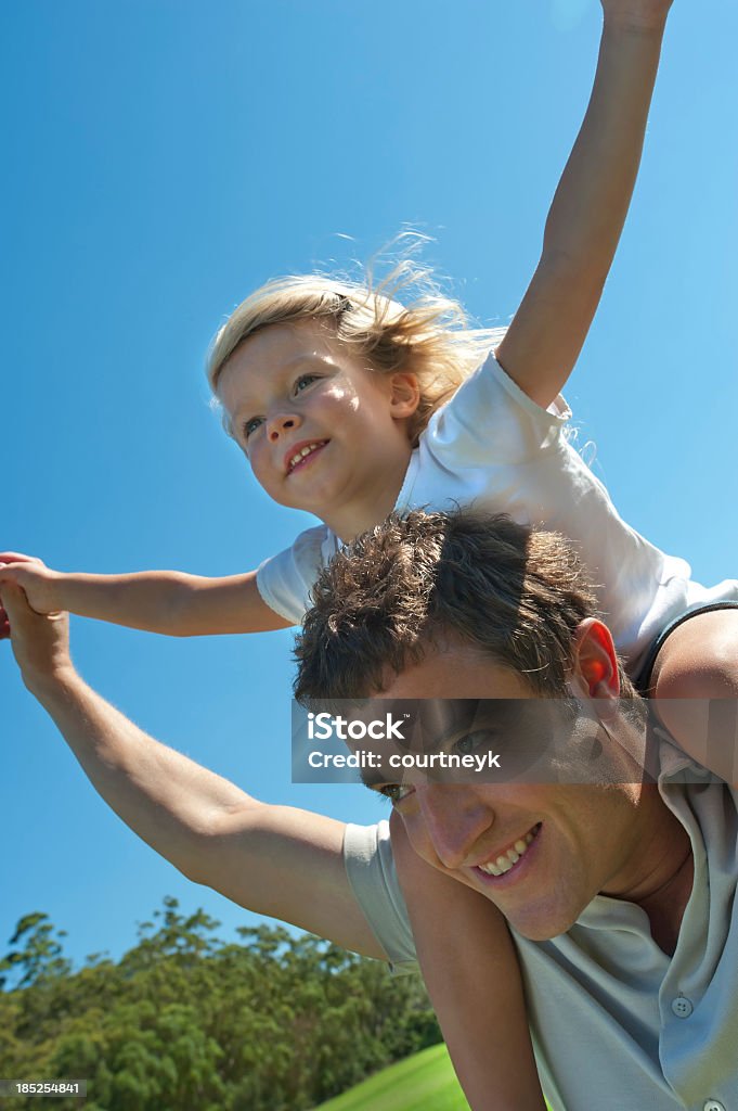 Alegre Menina como uma Cavalitas - Royalty-free Ao Ar Livre Foto de stock